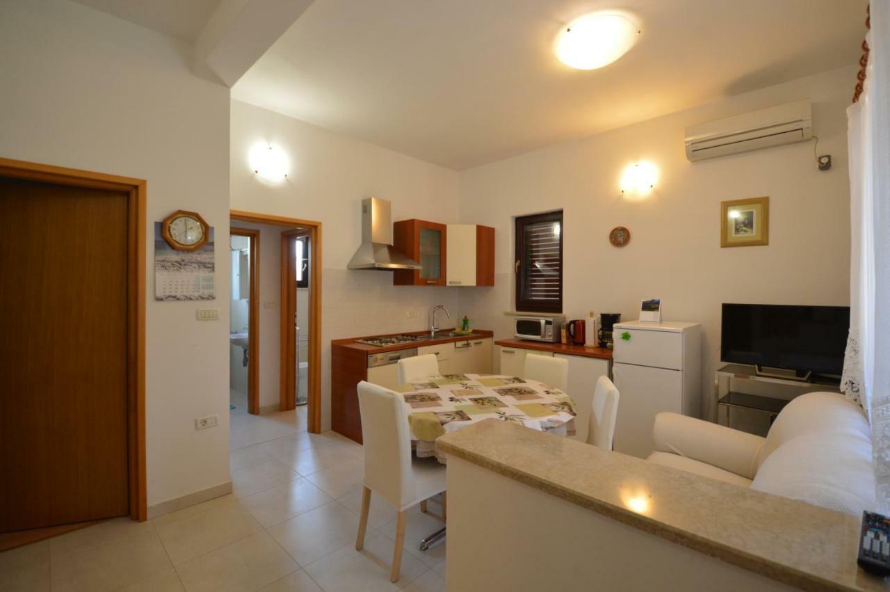 Apartment "Monte" Пула Екстериор снимка